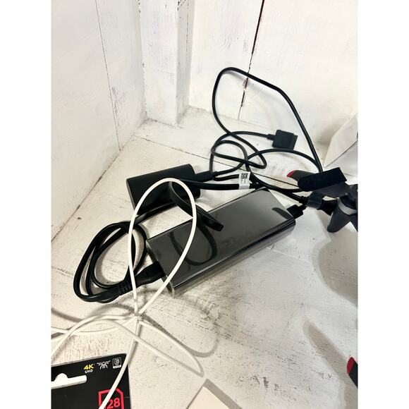 DJI FPV Goggles V2, Remote Controller Racing Drone Set with MicroSD Card - Picture 7 of 10